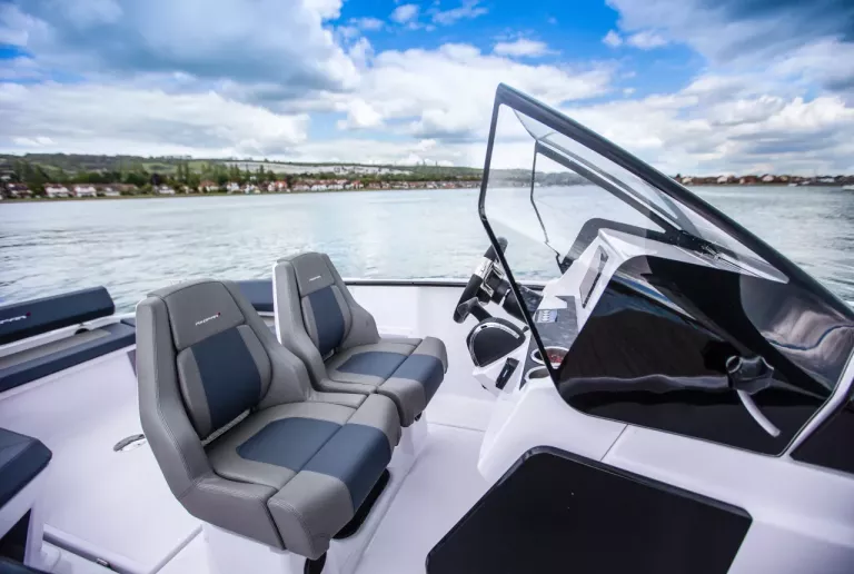 Axopar-22-Spyder-gallery_21-547__FillWzEyODAsODYwXQ_WebP~jpg