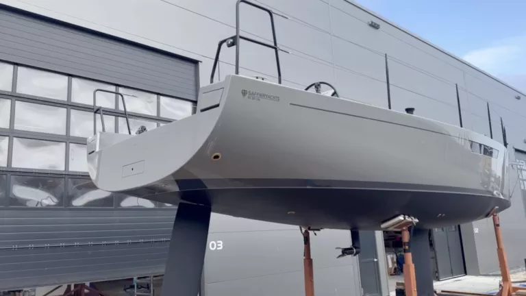 dusty grey hull