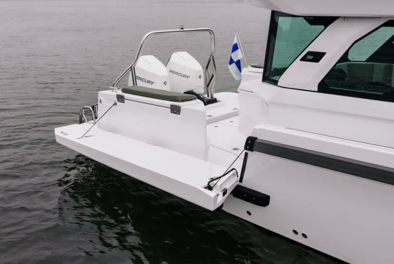 Axopar_38_XC_Gallery_0001s_0003_Axopar-38-XC-Cross-Cabin_DJI_20251208123749_0048_D__FillWzEyODAsODYwXQ