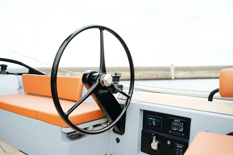 Saffier 28 Steering position